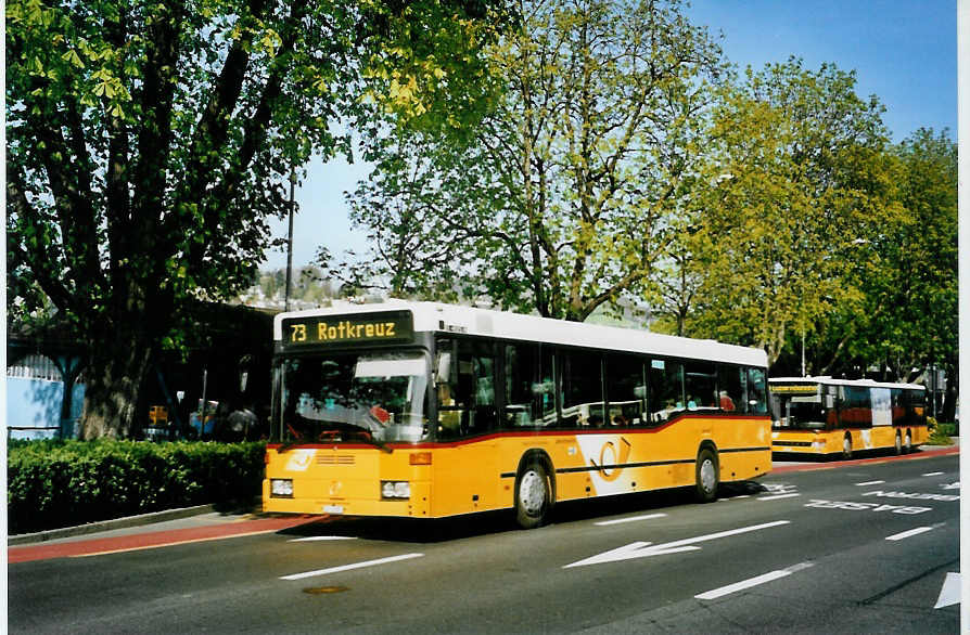 (093'933) - Bucheli, Kriens - Nr. 30/LU 15'587 - Mercedes am 13. April 2007 beim Bahnhof Luzern