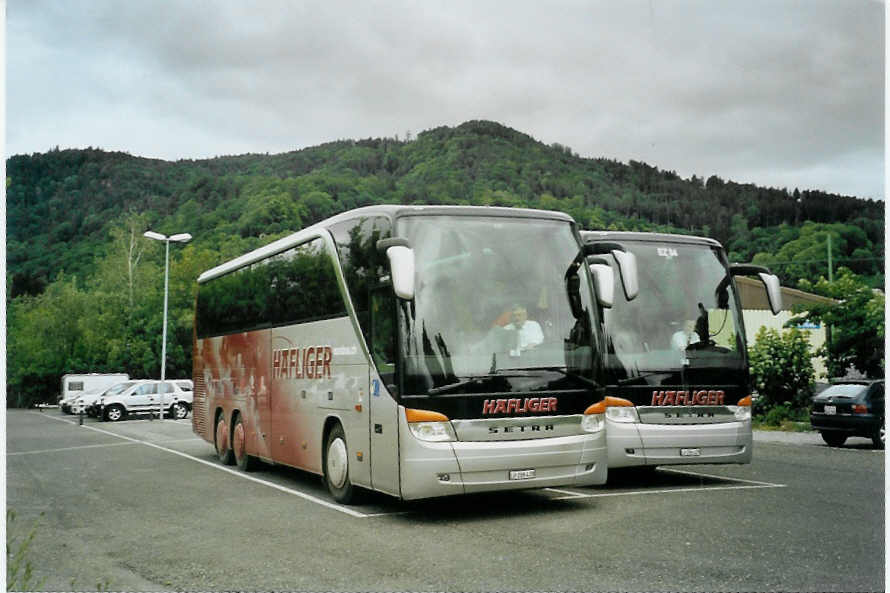 (094'924) - Hfliger, Sursee - Nr. 75/LU 206'428 - Setra am 29. Mai 2007 in Thun, Seestrasse