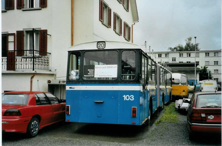 (095'207) - VBL Luzern - Nr. 103 - Volvo/Hess am 2. Juni 2007 in Schmerikon, Garage Oldie-Tours