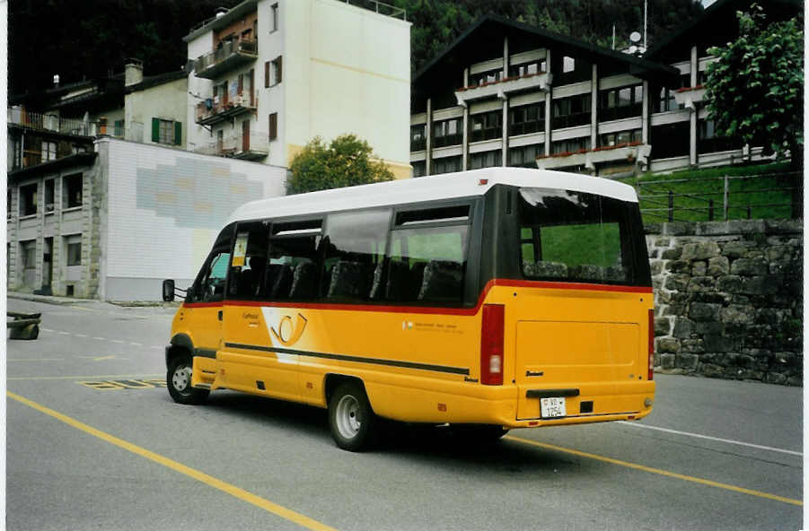 (095'528) - TPC Aigle - VD 1254 - Renault am 23. Juni 2007 beim Bahnhof Le Spey