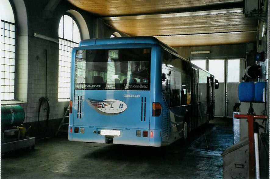 (095'709) - LLB Susten - Nr. 11/VS 38'011 - Mercedes (ex Deutschland) am 23. Juni 2007 in Leuk, Garage