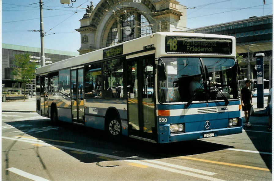 (096'217) - VBL Luzern - Nr. 560/LU 15'717 - Mercedes (ex Gowa, Luzern Nr. 60) am 15. Juli 2007 beim Bahnhof Luzern