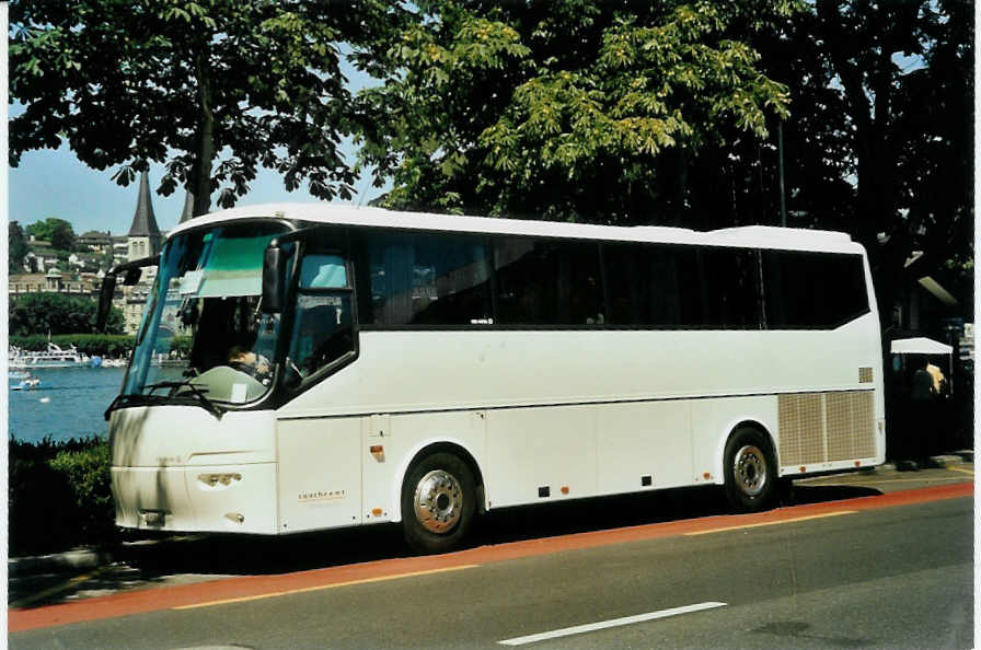 (096'233) - Coach Rent, Aegerten - BE 616'343 - Bova am 15. Juli 2007 beim Bahnhof Luzern