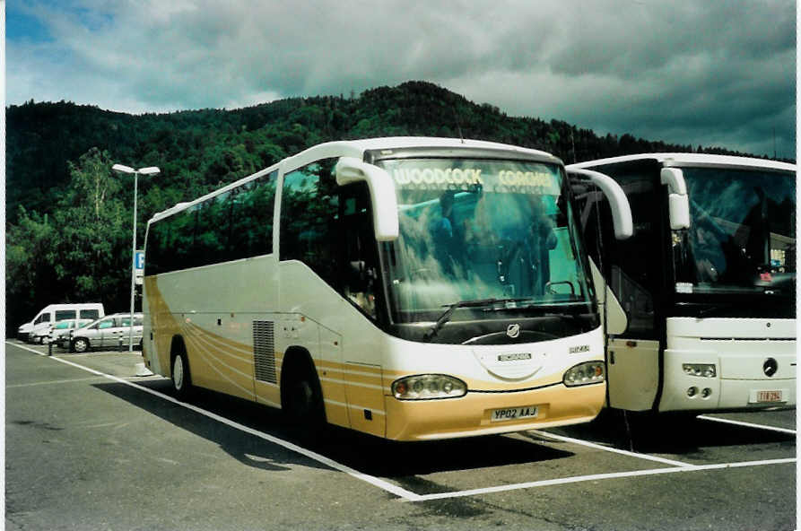 (097'217) - Aus England: Woodcock, East Grinstead - YP02 AAJ - Scania/Irizar am 16. August 2007 in Thun, Seestrasse