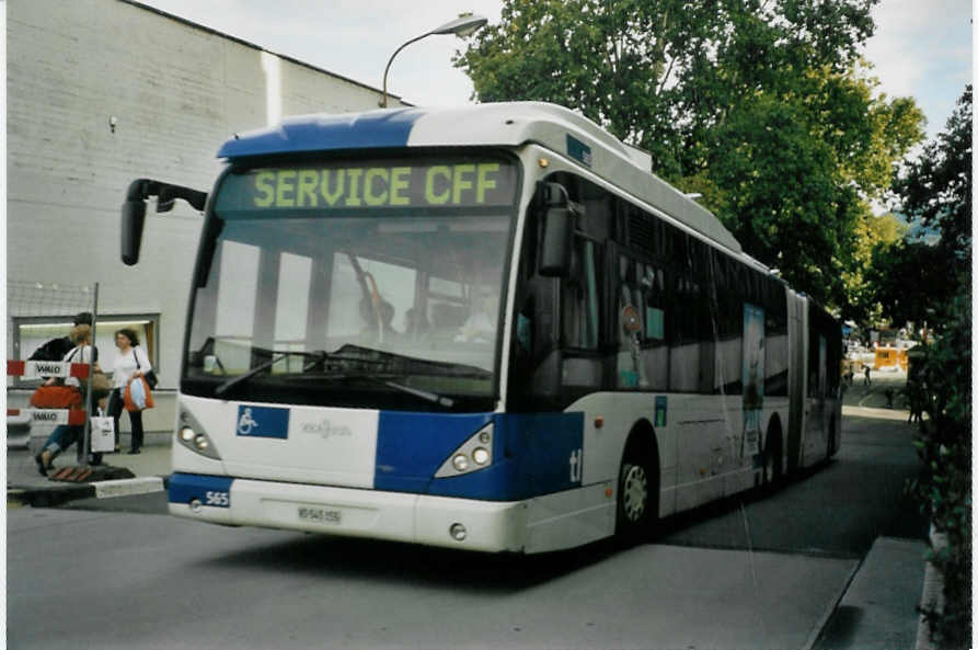 (097'629) - TL Lausanne - Nr. 565/VD 545'155 - Van Hool am 24. August 2007 in Bern, Postautostation