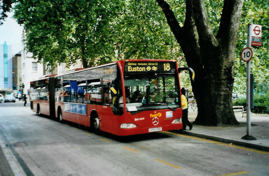 (099'006) - First - Nr. EA 11'019/LK53 FBV - Mercedes am 25. September 2007 in London, Euston