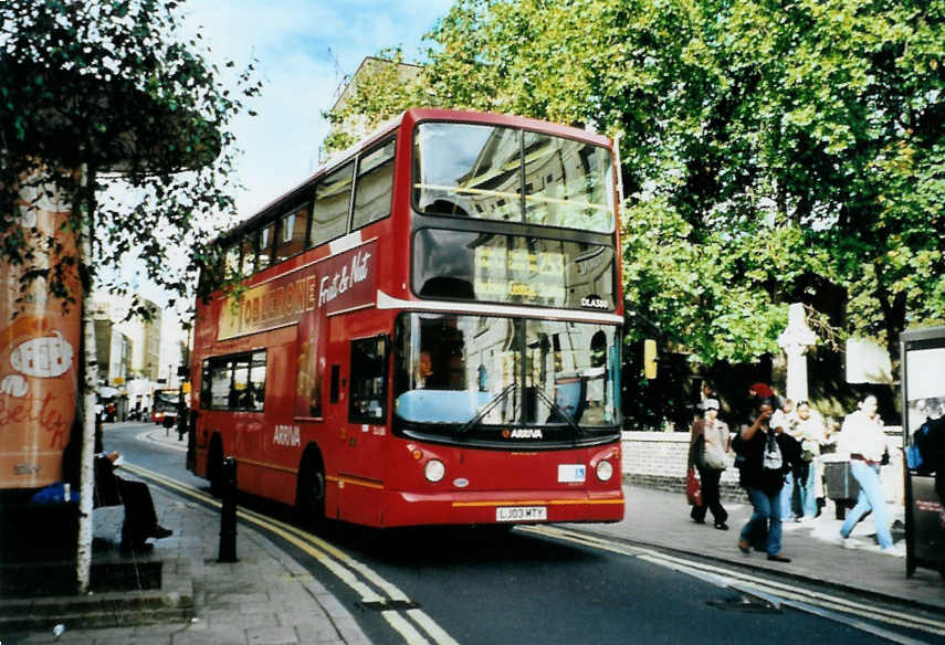 (099'107) - ARRIVA - Nr. DLA 380/LJ03 MTY - DAF am 25. September 2007 in London, Hackney