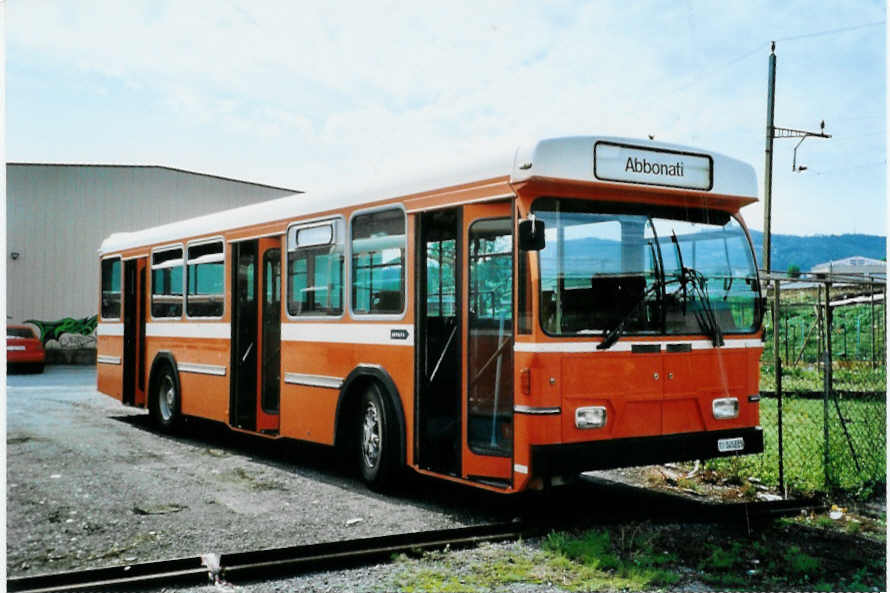 (099'923) - AMSA Chiasso - Nr. 15/TI 145'615 - Saurer/Hess am 4. Oktober 2007 in Balerna, Garage