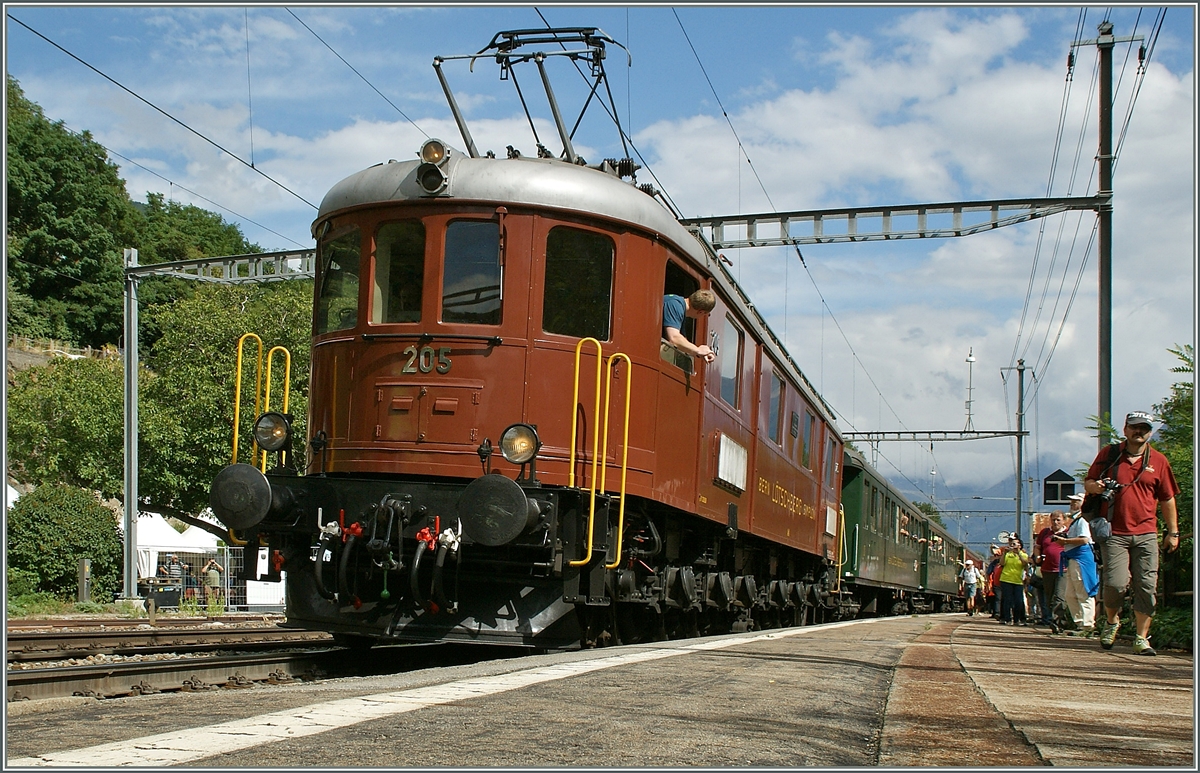 100 Jahre BLS - und für mich der Star der Festivitäten: die Ae 6/8.
Ausserberg, den 7. Sept. 2013