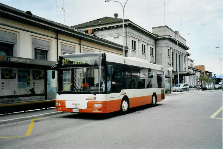 (100'019) - AMSA Chiasso - Nr. 8/TI 156'708 - MAN/Gppel am 4. Oktober 2007 beim Bahnhof Chiasso