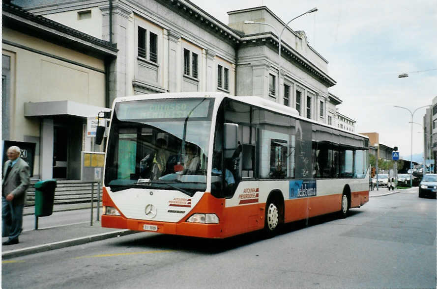 (100'023) - AMSA Chiasso - Nr. 29/TI 1929 - Mercedes am 4. Oktober 2007 beim Bahnhof Chiasso