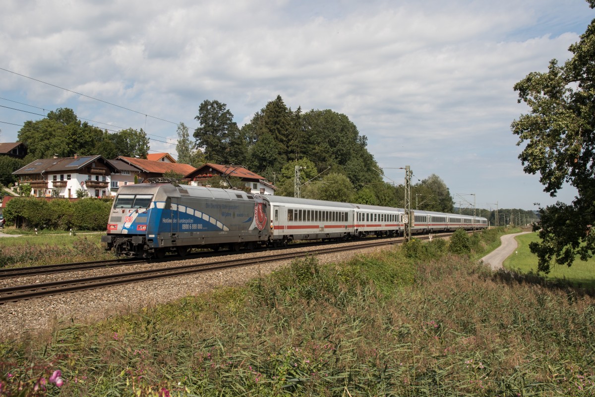 101 060-2 war am nchsten Tag ziehend in Richtung Salzburg im Einsatz. Aufgenommen am 23. August 2015 bei Weisham.