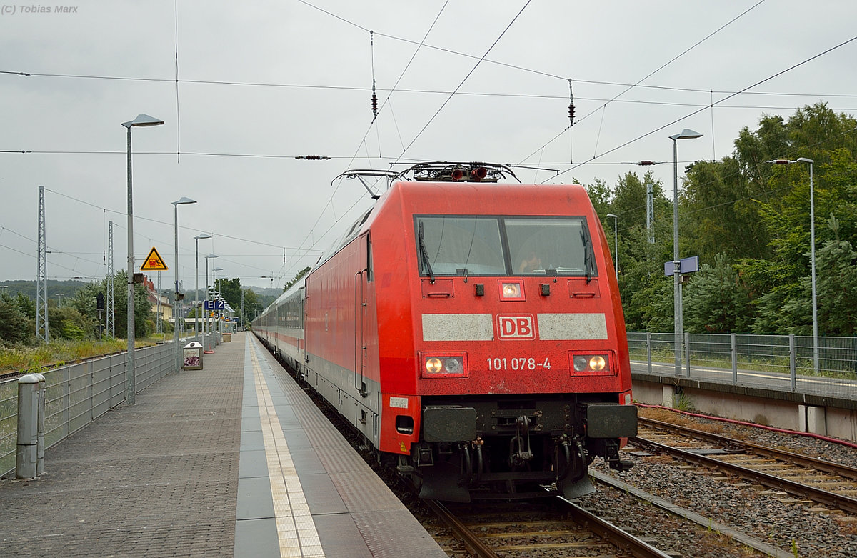 101 078 mit einem IC in Binz am 18.07.2016