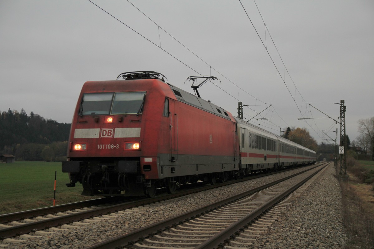 101 106-3 war am 16. November 2013 bei bersee auf dem Weg nach Salzburg.