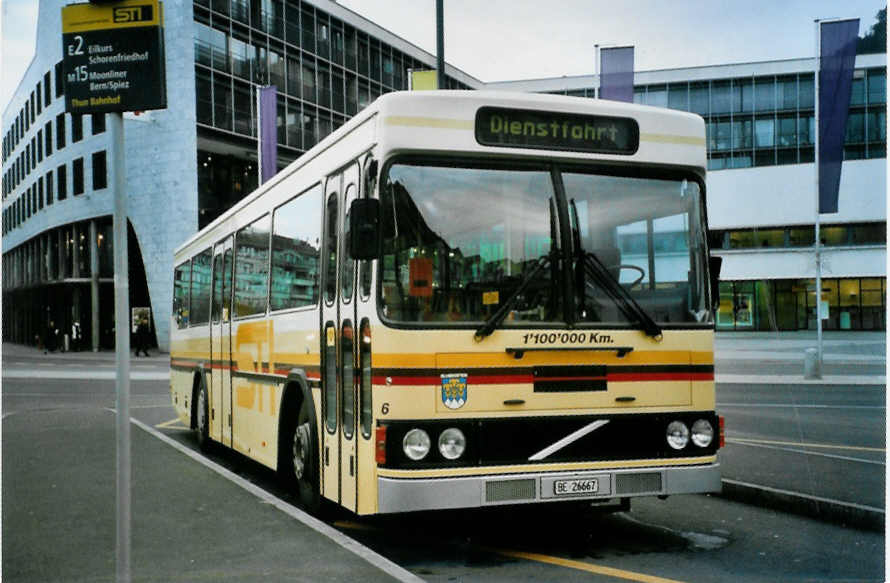 (101'301) - STI Thun - Nr. 6/BE 26'667 - Volvo/FHS (ex TSG Blumenstein Nr. 6) am 26. November 2007 beim Bahnhof Thun