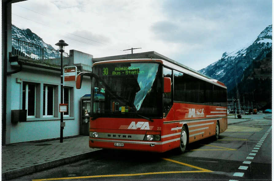 (101'529) - AFA Adelboden - Nr. 22/BE 26'708 - Setra (ex Nr. 8) am 2. Dezember 2007 beim Bahnhof Frutigen