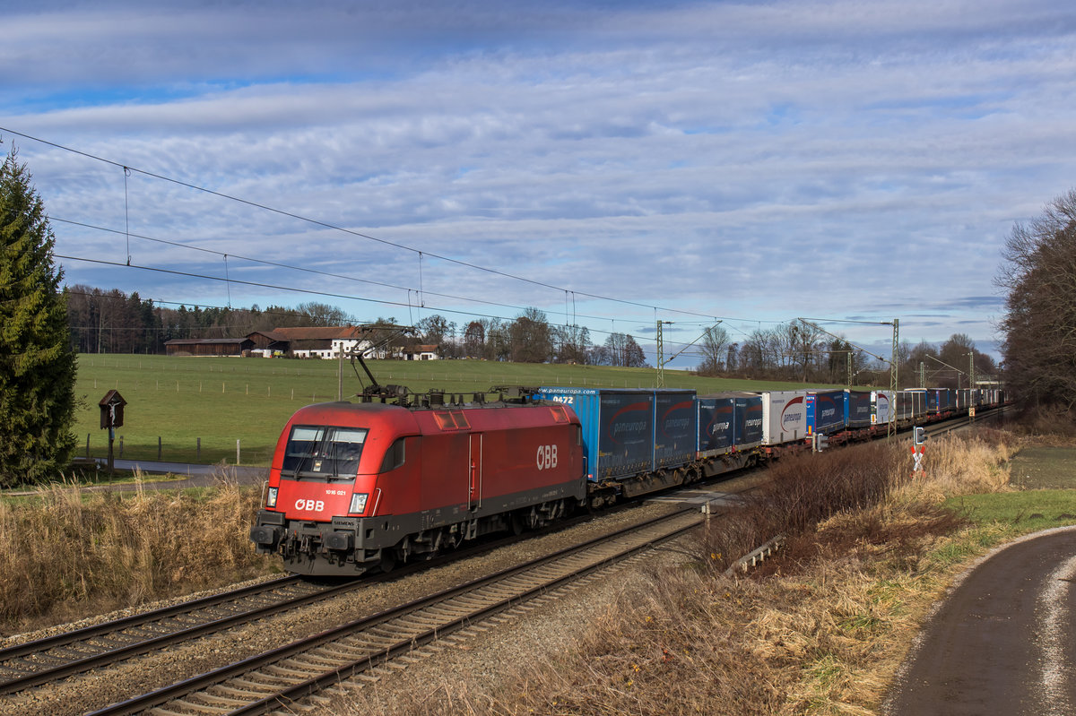 1016 021 aus Mnchen kommend am 14. Dezember 2016 bei Vogl.