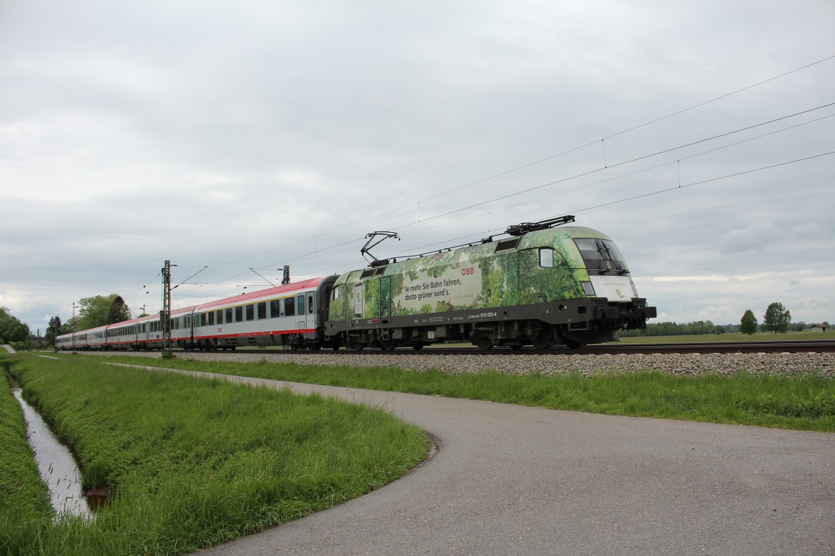 1016 023-4  Green Points  ist am 9. Mai 2015 bei bersee in Richtung Salzburg unterwegs.