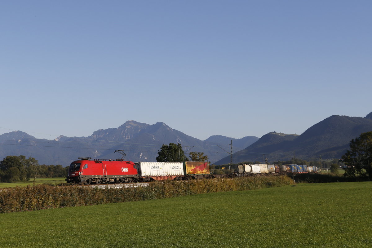 1016 025 mit dem  Walter-Zug  aus Salzburg kommend am 12. September 2018 bei Bernau.