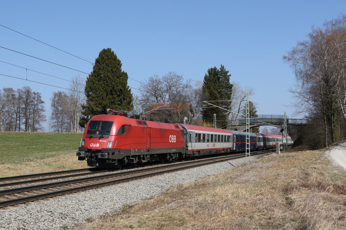 1016 032 war am 28. Mrz 2022 bei bersee am Chiemsee in Richtung Mnchen unterwegs.