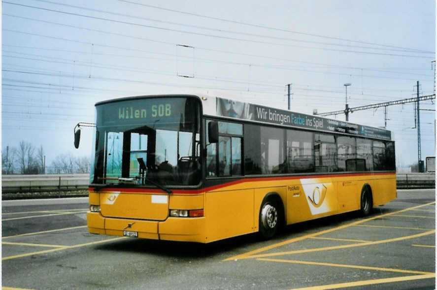 (102'416) - Schuler, Feusisberg - SZ 69'122 - Volvo/Hess am 26. Dezember 2007 beim Bahnhof Pfffikon