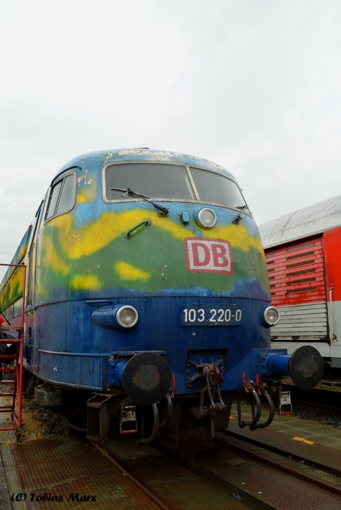 103 220-0 war beim Sommerfest am 13.06.2015 in Koblenz im Außenbereich abgestellt.