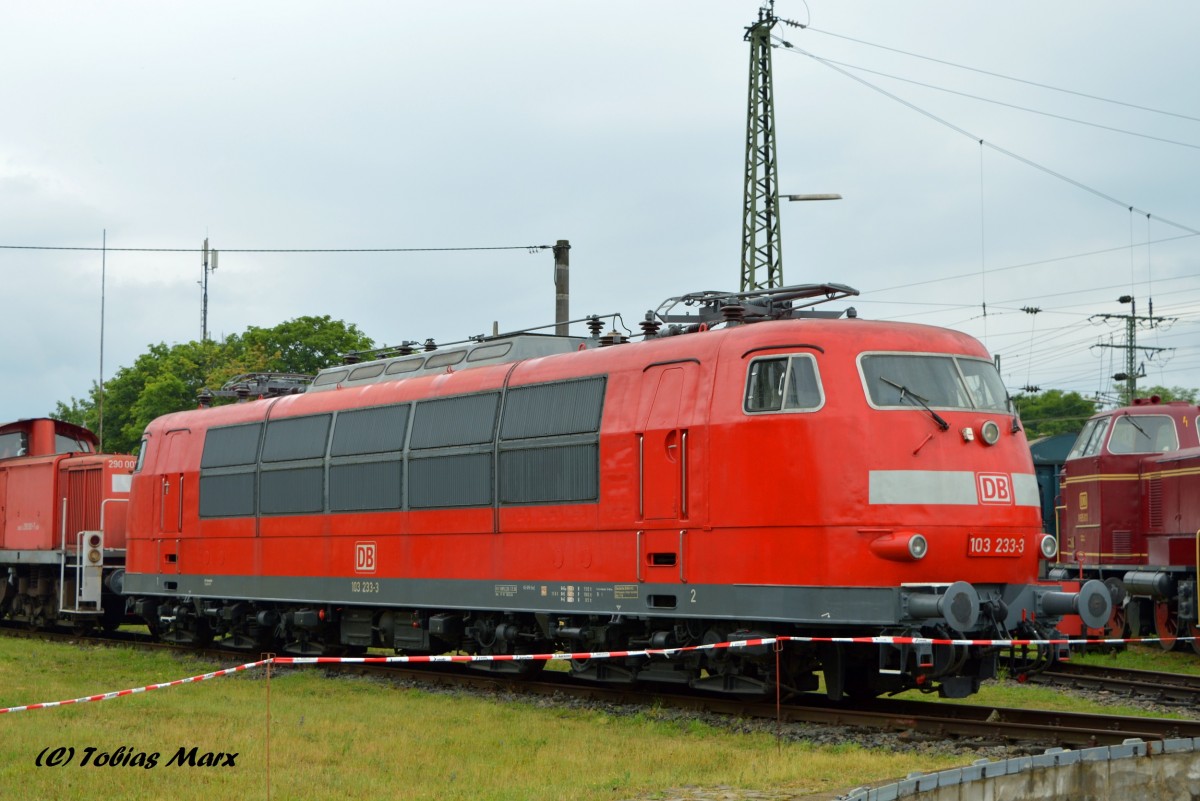 103 233-3 an der Drehscheibe im DB Museum Koblenz beim Sommerfest am 13.06.2015