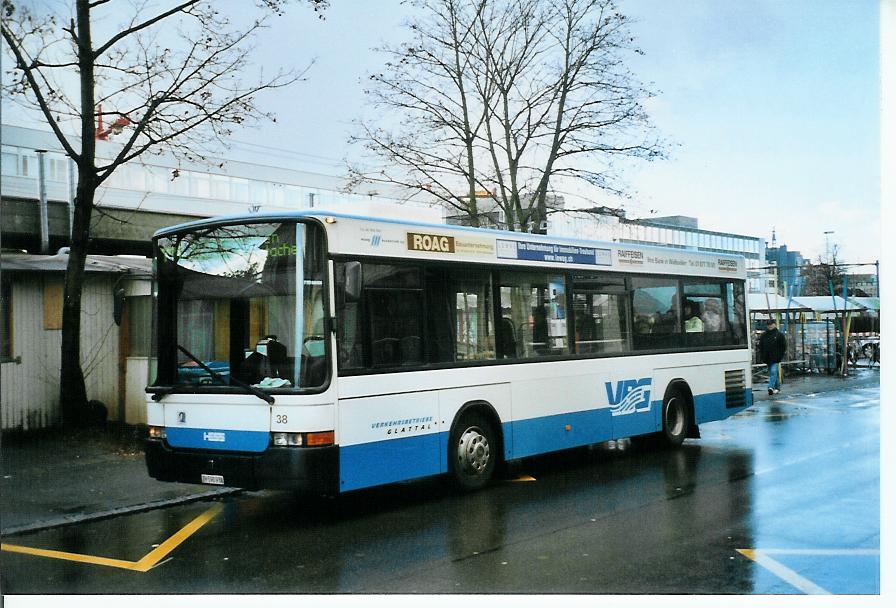 (103'428) - Maag, Kloten - Nr. 38/ZH 590'938 - Volvo/Hess am 7. Januar 2008 beim Bahnhof Wallisellen