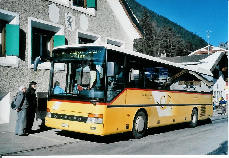 (104'421) - PostAuto Graubnden - GR 159'300 - Setra (ex P 25'695) am 19. Februar 2008 in Martina, Post