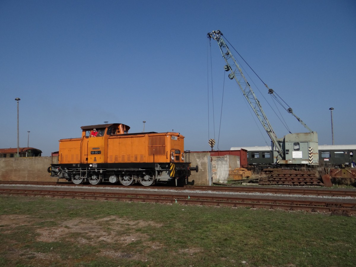 105 992-2 zusehen beim Bw Fest in Sta�furt am 29.03.14.