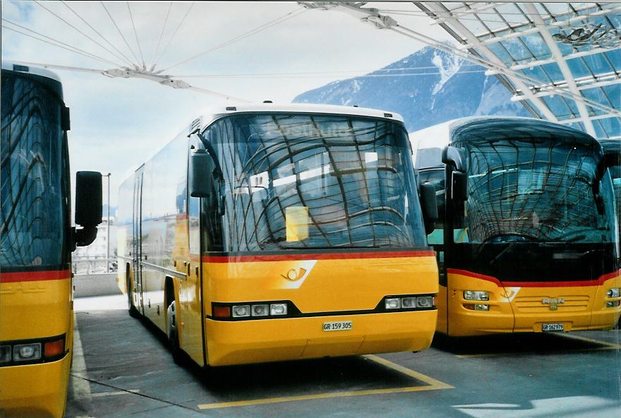 (105'004) - PostAuto Graubnden - GR 159'305 - Neoplan (ex P 25'140) am 9. Mrz 2008 in Chur, Postautostation