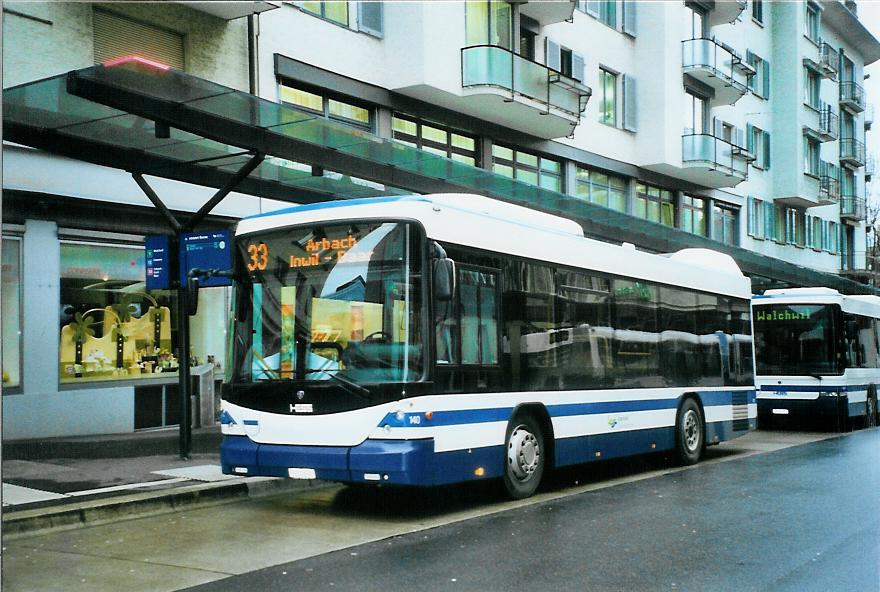 (105'323) - ZVB Zug - Nr. 140/ZG 3390 - Scania/Hess am 17. Mrz 2008 beim Bahnhof Zug