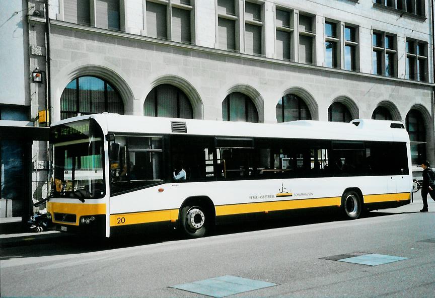 (106'823) - VBSH Schaffhausen - Nr. 20/SH 38'020 - Volvo am 26. April 2008 beim Bahnhof Schaffhausen