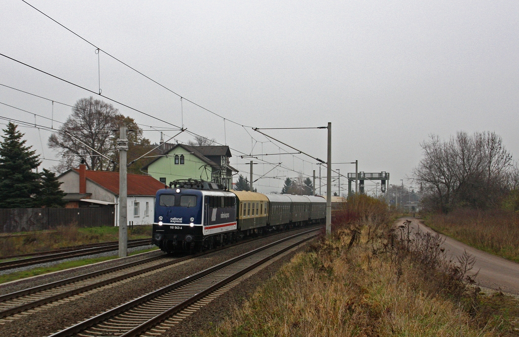 110 043 der Press am 29.11.14 in Vieselbach gen Erfurt.Platz.2(Bild des Monats)November.2014