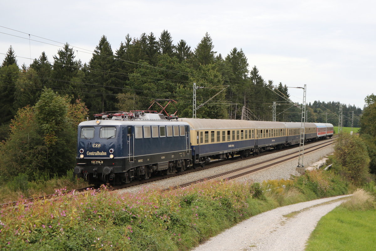 110 278 von  Centralbahn  mit einem Sonderzug am 22. September 2019 bei Grabensttt.