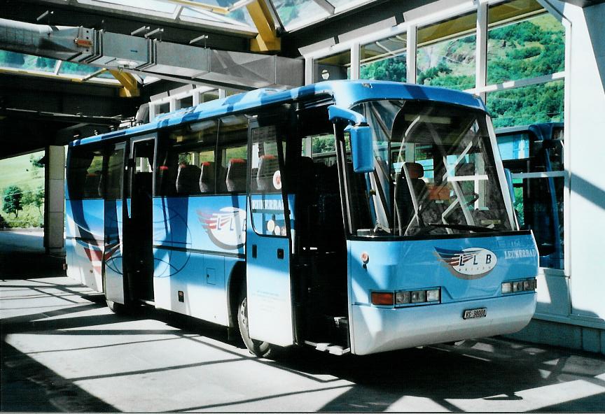 (110'001) - LLB Susten - Nr. 8/VS 38'008 - Neoplan am 3. August 2008 in Leukerbad, Busbahnhof