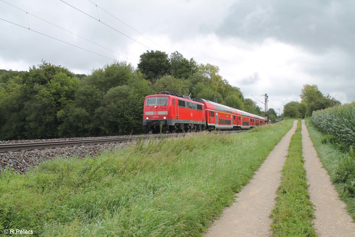 111 130-1 zieht den RE4852 München - Nürnberg kurz hinter Parsberg. 19.08.17