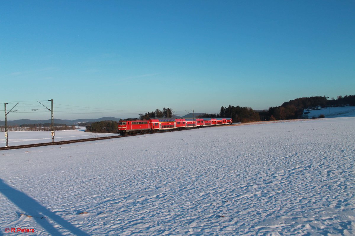 111 186-3 zieht bei Seubersdorf den RE 4858 München - Nürnberg. 19.01.17