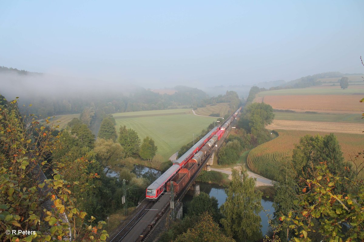 111 214-3 schiebt die RB 59089 Nürnberg - München bei Dollnstein. 24.09.16