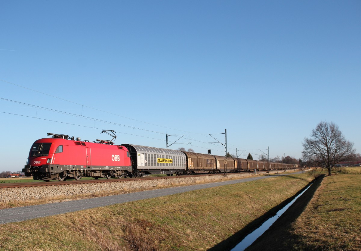 1116 036-5 mit einem Gterzug am 23. Dezember 2015 bei bersee.