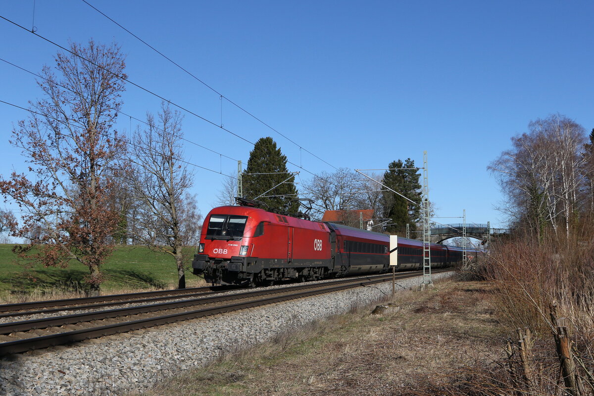 1116 090 aus Salzburg kommend am 25. Februar 20224 bei bersee am Chiemsee.