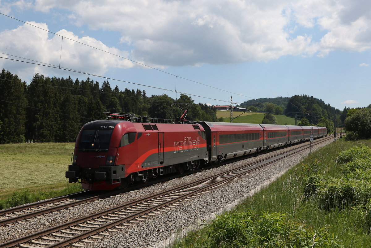 1116 156 aus Salzburg kommend am 2. Juni 2020 bei Grabensttt.