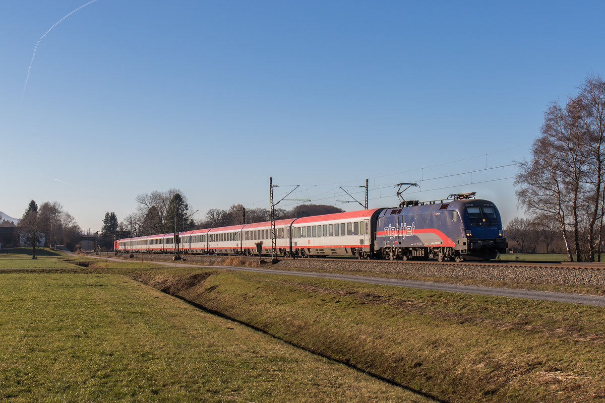 1116 195-9 in neuer  Night Jet -Lackierung am 6. Dezember 2016 bei bersee am Chiemsee.