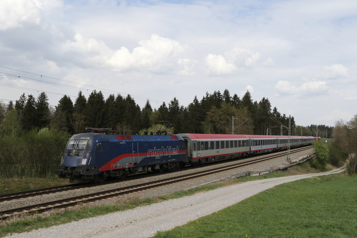 1116 195  Nightjet  mit dem  EC 112  unterwegs nach Mnchen. Aufgenommen am 17. April 2020 bei Grabensttt.