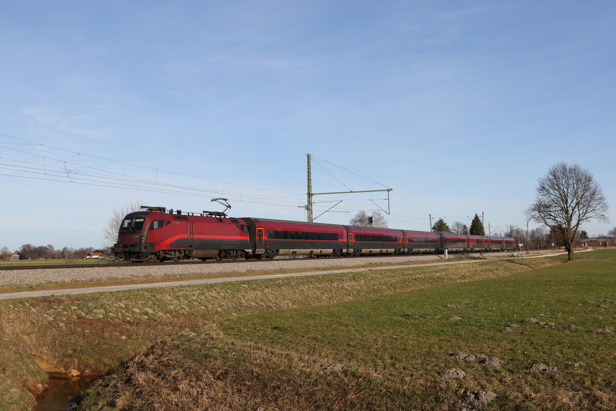 1116 209 aus Salzburg kommend am 1. Januar 2023 bei bersee am Chiemsee.