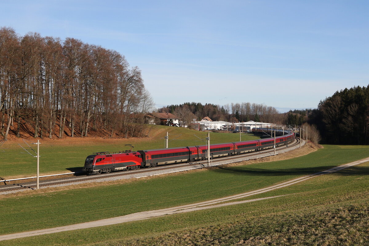 1116 212 aus Salzburg kommend am 30. Dezember bei Axdorf.