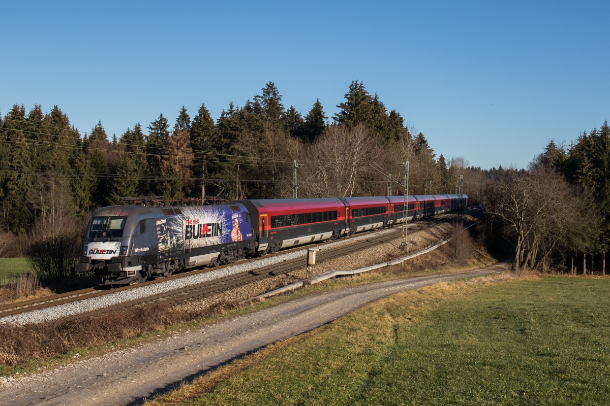 1116 222-1 mit einem  Railjet  aus Salzburg kommend am 20. Dezember 2015 bei Sossau.