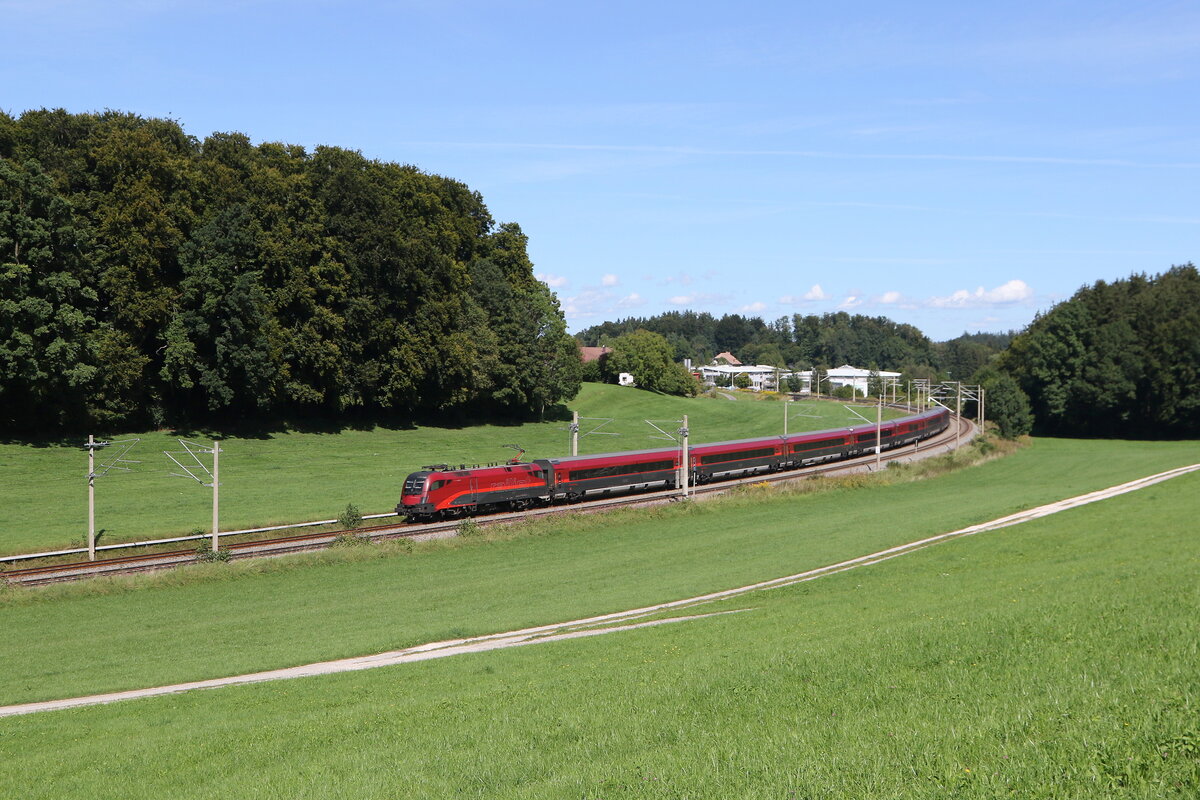 1116 228 aus Salzburg kommend am 3. September 2025 bei Axdorf.