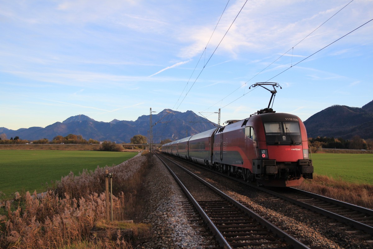 1116 230-2 schiebt am 8. November 2013 bei Weisham einen  Railjet  in Richtung Salzburg.