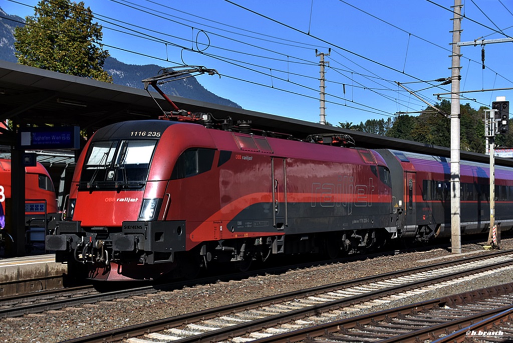 1116 235 fuhr mit den railjet richtung salzburg,zum bf jenbach,27.09.16